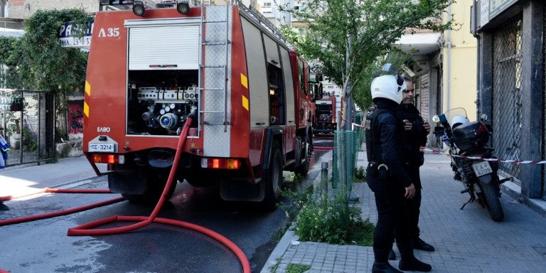 Εκαψαν τρία αυτοκίνητα σε Αλιμο και Ασπρόπυργο